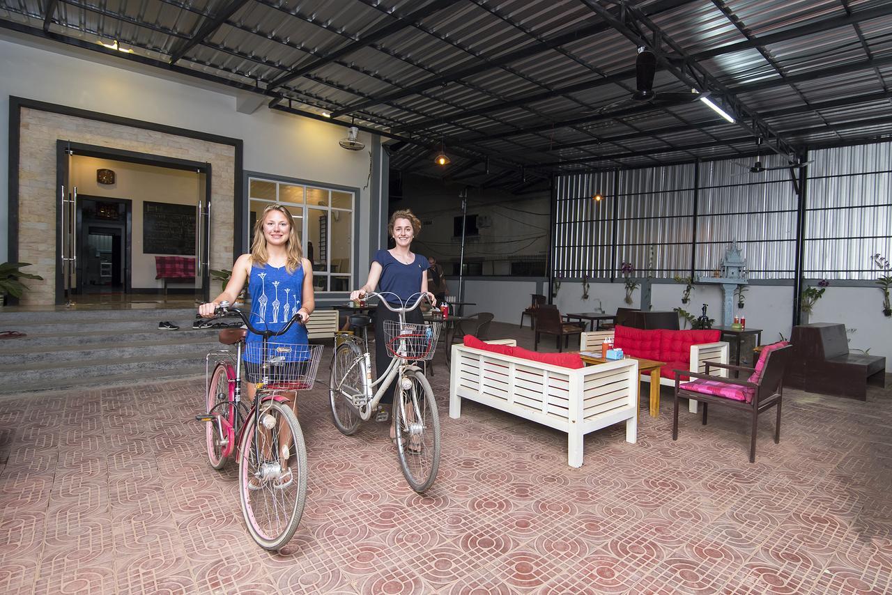 AGOGO Hostel Siem Reap Buitenkant foto